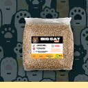 Şeffaf ambalajında küçük taneli BigCat Power çam peleti kedi kumu